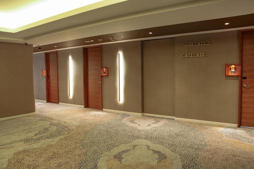Js Luwansa Hotel & Convention Center Jacarta Exterior foto